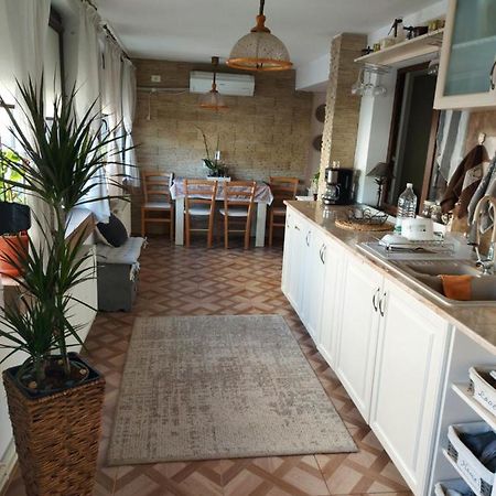 Flomar By The Sea Apartment Мангалия Екстериор снимка